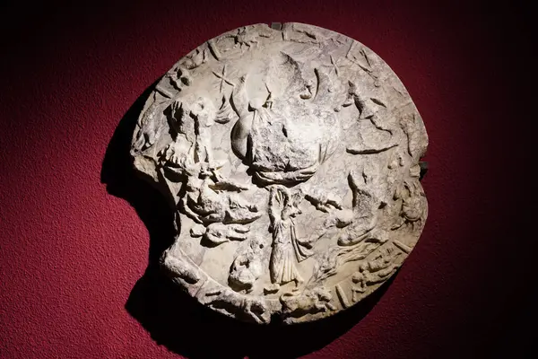 ANTALYA, TURKIYE - 23 Mart 2025: Antalya Arkeoloji Müzesinde Zodiac Disc