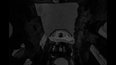 Kapadokya 'daki Kızıl Kilise' nin içinden yıldızlar, Nevsehir Şehri, Türkiye