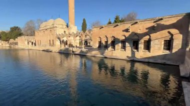 SANLIURFA, TÜRKİYE - Şubat 02, 2025: Balikligol, İbrahim Havuzu Şanlıurfa, Türkiye