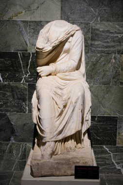 ANTALYA, TURKIYE - 23 Mart 2025 Antalya Arkeoloji Müzesinde Heykel