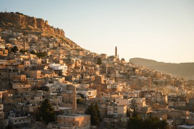 Türkiye 'de Mardin' in Gündoğumu Manzarası