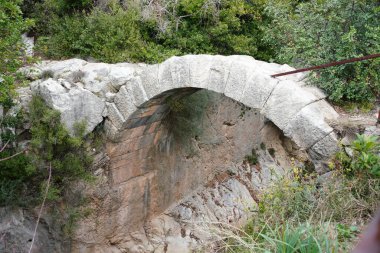Samandağ 'daki Vespasianus Titus Tüneli, Hatay Şehri, Türkiye