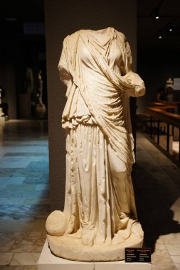 ANTALYA, TURKIYE - 23 Mart 2025 Antalya Arkeoloji Müzesinde Heykel