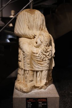 ANTALYA, TURKIYE - 23 Mart 2025 Antalya Arkeoloji Müzesinde Heykel