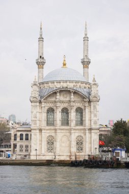 İstanbul 'da Buyuk Mecidiye Camii, Türkiye