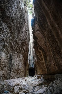 Samandağ 'daki Vespasianus Titus Tüneli, Hatay Şehri, Türkiye