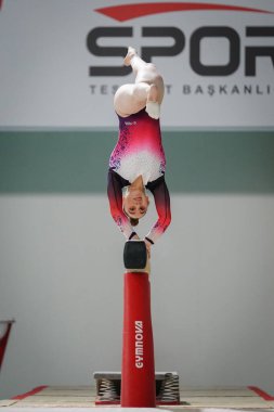 ANTALYA, TURKIYE - 23 Mart 2025: Bengisu YILDIZ FIG Artistik Jimnastik Aletleri Dünya Kupası 2025, Antalya