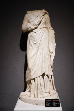 ANTALYA, TURKIYE - 23 Mart 2025 Antalya Arkeoloji Müzesinde Heykel