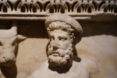 ANTALYA, TURKIYE - 23 Mart 2025: Antalya Arkeoloji Müzesinde lahit