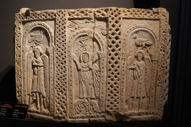 ANTALYA, TURKIYE - 23 Mart 2025: Ambulans, Antalya Arkeoloji Müzesi