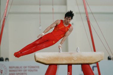 ANTALYA, TURKIYE - 22 Mart 2025: Boheng ZHANG FIG Artistik Jimnastik Aletleri Dünya Kupası 2025, Antalya