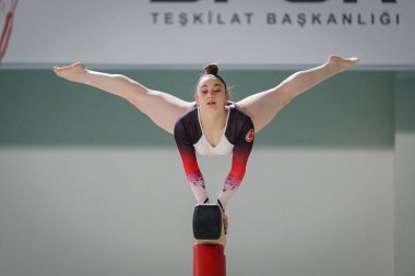 ANTALYA, TURKIYE - 23 Mart 2025: Bengisu YILDIZ FIG Artistik Jimnastik Aletleri Dünya Kupası 2025, Antalya