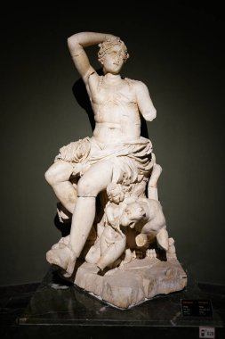 ANTALYA, TURKIYE - 23 Mart 2025: Antalya Arkeoloji Müzesinde Dionysus Heykeli