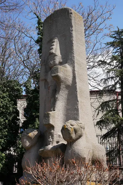 ANKARA, TURKIYE - 30 Mart 2025: Anadolu Medeniyetler Müzesi 'ndeki Fasillar Hitit Anıtı' nın kopyası