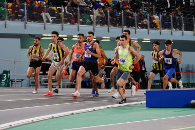 İSTANBUL, TÜRKİYE - 23 Şubat 2025: Atakoy Atletizm Şampiyonası 'nda koşan sporcular