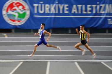 İSTANBUL, TÜRKİYE - 22 Şubat 2025: Atakoy Atletizm Şampiyonası 'nda koşan sporcular