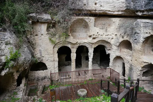 Samandağ 'daki Besikli Mağarası, Hatay Şehri, Türkiye
