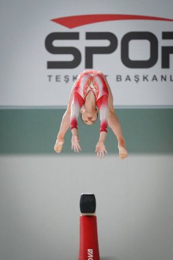 ANTALYA, TURKIYE - 23 Mart 2025: Zhuofan Tian FIG Artistik Jimnastik Aletleri Dünya Kupası 2025, Antalya