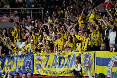 ISTANBUL, TURKIYE - 12 Nisan 2025: Burhan Felek Spor Salonu 'nda oynanan Galatasaray Daikin Türk Sultanlar Ligi Playoff maçında Fenerbahçe Medicana taraftarları