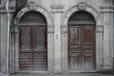 6 Şubat 2023 Depremlerinden sonra Hatay, Antakya 'da hasar gören bina