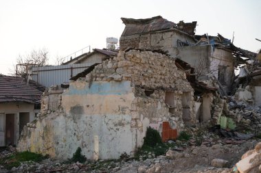 6 Şubat 2023 Depremlerinden sonra Hatay, Antakya 'da hasar gören bina