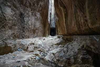 Samandağ 'daki Vespasianus Titus Tüneli, Hatay Şehri, Türkiye