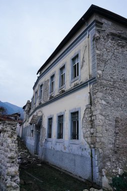 6 Şubat 2023 Depremlerinden sonra Hatay, Antakya 'da hasar gören bina