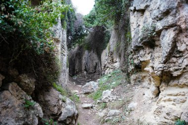 Samandağ 'daki Vespasianus Titus Tüneli, Hatay Şehri, Türkiye