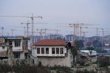 6 Şubat 2023 Depremlerinden sonra Hatay, Antakya 'da hasar gören bina