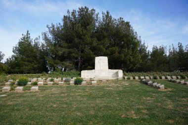 CANAKKALE, TURKIYE - 24 Nisan 2025: Gelibolu 'daki Mezarlık ve Anıt