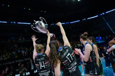 ISTANBUL, TURKIYE - Mayıs 04, 2025: Imoco Volley Conegliano oyuncuları Ulker Sports Arena 'da CEV Şampiyonlar Ligi Volley Finali' ni kazandılar