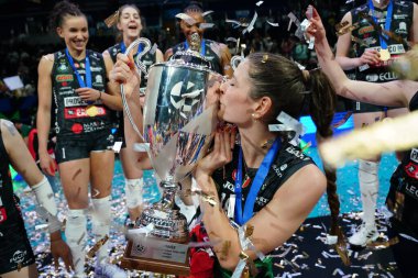 ISTANBUL, TURKIYE - Mayıs 04, 2025: Imoco Volley Conegliano oyuncuları Ulker Sports Arena 'da CEV Şampiyonlar Ligi Volley Finali' ni kazandılar