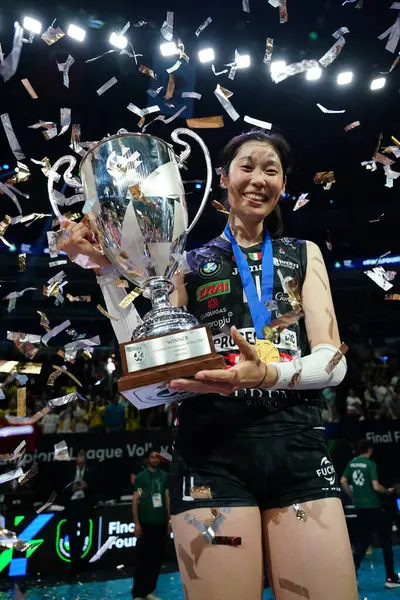 ISTANBUL, TURKIYE - Mayıs 04, 2025: Imoco Volley Conegliano oyuncusu Ting Zhu Ulker Sports Arena 'da CEV Şampiyonlar Ligi Volley Finali' nin 4.