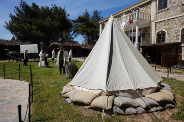 CanAKKALE, TURKIYE - 23 Nisan 2025: Gelibolu 'daki Alcitepe 1915 Kızılay Hastanesi Müzesi