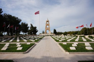 CANAKKALE, TURKIYE - 24 Nisan 2025: Gelibolu 'daki 57. Piyade Alayı Şehitleri Mezarlığı