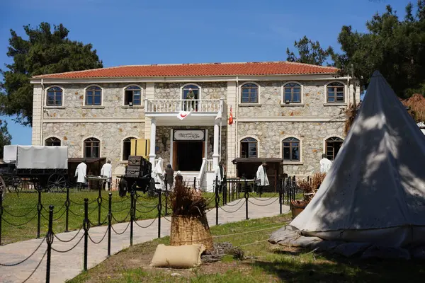 CanAKKALE, TURKIYE - 23 Nisan 2025: Gelibolu 'daki Alcitepe 1915 Kızılay Hastanesi Müzesi