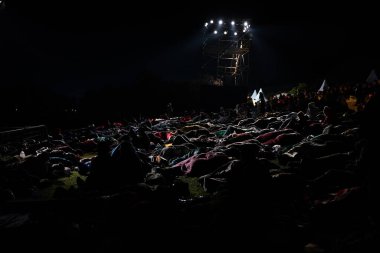 CANAKKALE, TURKIYE - 25 Nisan 2025: Anzak Günü şafak töreni ve Gelibolu Kara Savaşları 'nın 110. yıldönümü Gelibolu Yarımadası' ndaki Anzak Koyu 'nda kutlandı.