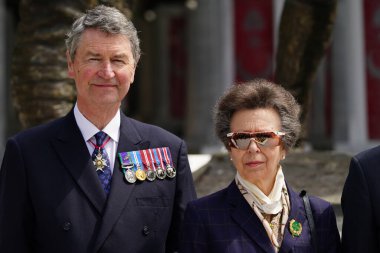 CanAKKALE, TURKIYE - 24 Nisan 2025: Prenses Royal Anne ve Sör Timothy Laurence Gelibolu Kara Savaşları 'nın 110. yıldönümüne katıldılar.