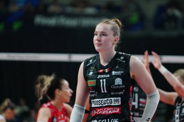 ISTANBUL, TURKIYE - Mayıs 04, 2025: Imoco Volley Conegliano 'da Isabelle Haak, Savino Del Bene Scandicci CEV Şampiyonlar Ligi Volley Şampiyonlar Ligi Ulker Sports Arena' da oynanan 4.
