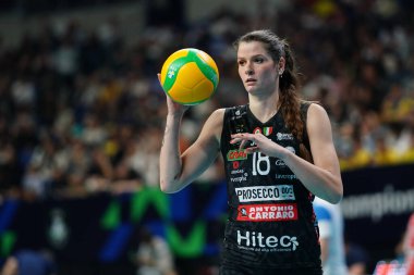 ISTANBUL, TURKIYE - Mayıs 04, 2025: Imoco Volley Conegliano 'da Cristina Chirichella Savino Del Bene Scandicci' ye karşı CEV Şampiyonlar Ligi Volley Şampiyonlar Ligi Ulker Sports Arena 'da 4.