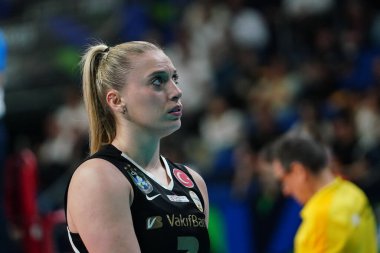 ISTANBUL, TURKIYE - Mayıs 03, 2025: Vakifbank 'ta Cansu Özbay - Savino Del Bene Scandicci CEV Şampiyonlar Ligi Volley Şampiyonlar Ligi' nin Ulker Sports Arena 'da oynanan 4.