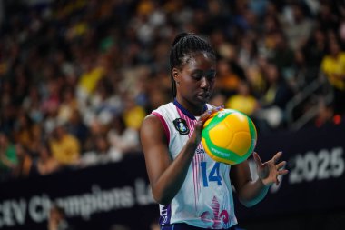 ISTANBUL, TURKIYE - MAYIS 03, 2025: Linda Nwakalor Vakıfbank 'ta Savino Del Bene Scandicci CEV Şampiyonlar Ligi Volley Şampiyonlar Ligi Şampiyonlar Ligi Ulker Sports Arena Final Maçı' nda 4.