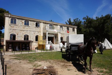 CanAKKALE, TURKIYE - 23 Nisan 2025: Gelibolu 'daki Alcitepe 1915 Kızılay Hastanesi Müzesi