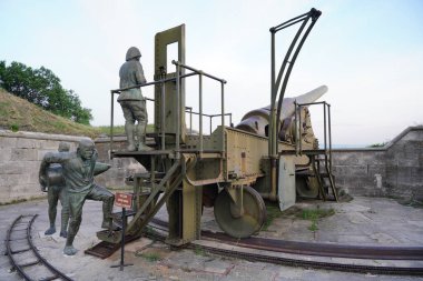 CANAKKALE, TURKIYE - 24 Nisan 2025: Gelibolu 'da Rumeli Hamidiye Redoubt topları