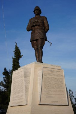 CANAKKALE, TURKIYE - 24 Nisan 2025: Chunuk Bayırındaki Atatürk Zafer Heykeli, Conk Bayiri, Gelibolu