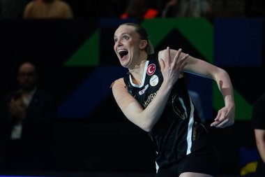 ISTANBUL, TURKIYE - Mayıs 03, 2025: Vakifbank 'ta Alexandra Frantti ile Savino Del Bene Scandicci CEV Şampiyonlar Ligi Volley Şampiyonlar Ligi' nin Ulker Sports Arena 'da oynanan 4.