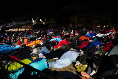 CANAKKALE, TURKIYE - 25 Nisan 2025: Anzak Günü şafak töreni ve Gelibolu Kara Savaşları 'nın 110. yıldönümü Gelibolu Yarımadası' ndaki Anzak Koyu 'nda kutlandı.