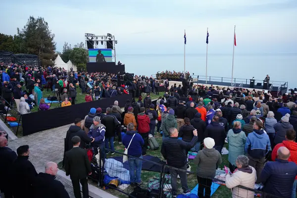 CANAKKALE, TURKIYE - 25 Nisan 2025: Anzak Günü şafak töreni ve Gelibolu Kara Savaşları 'nın 110. yıldönümü Gelibolu Yarımadası' ndaki Anzak Koyu 'nda kutlandı.