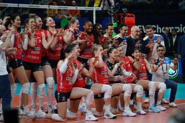 ISTANBUL, TURKIYE - Mayıs 03, 2025: Imoco Volley Conegliano oyuncuları Vero Volley Milano CEV Şampiyonlar Ligi Volley Şampiyonlar Ligi Şampiyonlar Ligi 'nin Ulker Sports Arena' da oynanan 4.
