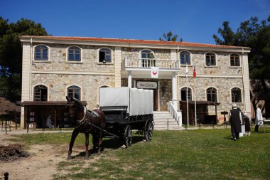 CanAKKALE, TURKIYE - 23 Nisan 2025: Gelibolu 'daki Alcitepe 1915 Kızılay Hastanesi Müzesi